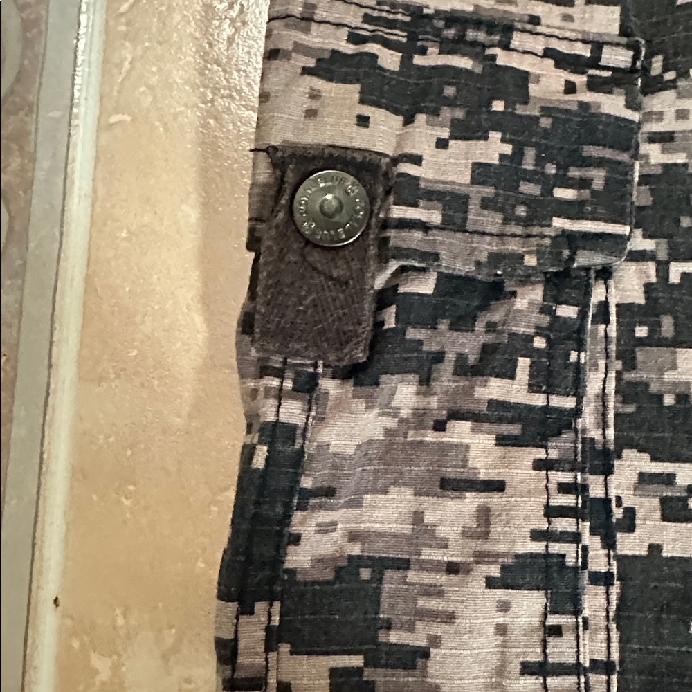 Royal Blue Digital Camo Cargo Shorts - Picture 8 of 9